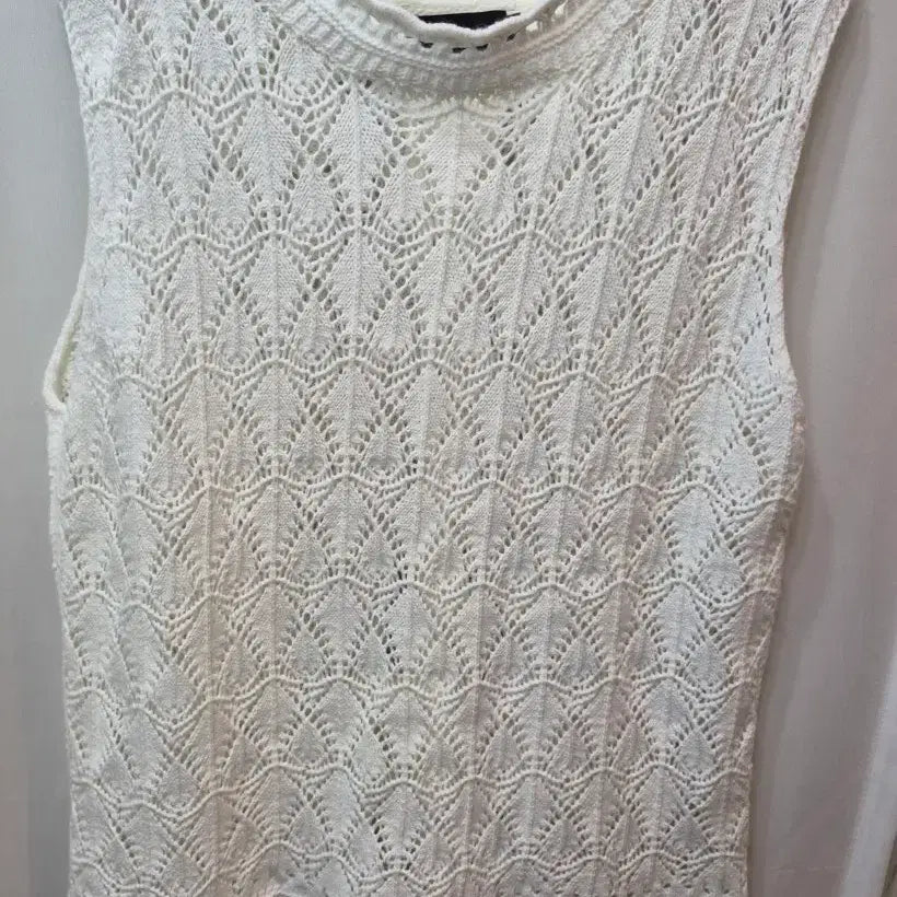 [BUNJANG] Miss Valley Knit Vest White / 니트 민소매 화이트