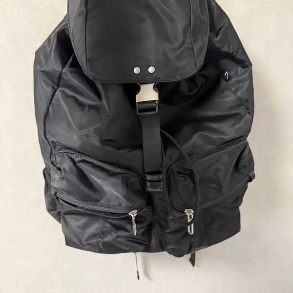 [BUNJANG] Lead Bolt Relief Stitch Backpack L / 리드볼트 릴리프 스티치 백팩 L