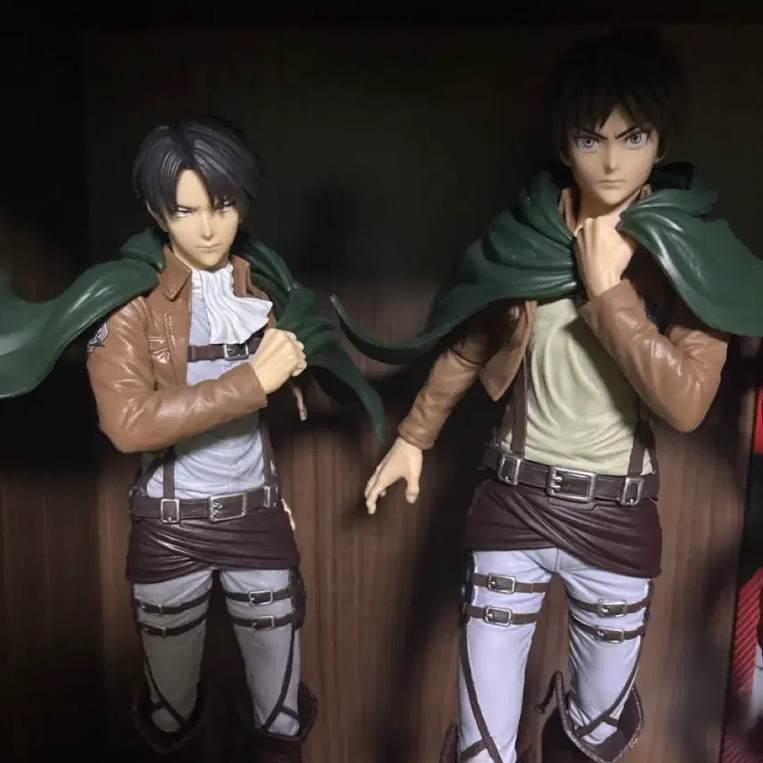 [BUNJANG] Attack on Titan Eren Yeager & Levi Ackerman Figure Set / 진격의 거인 에렌 리바이 피규어