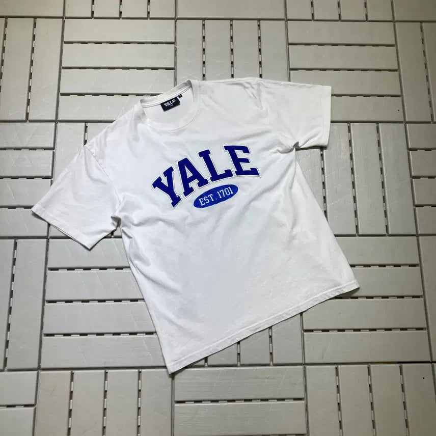 [BUNJANG] Yale Patch Logo Short Sleeve T-Shirt White / [S]예일 패치 로고 반팔티 화이트 0771