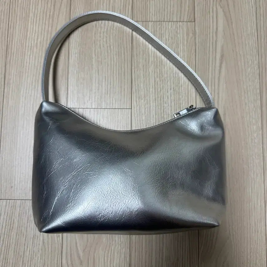 [BUNJANG] Silver Shoulder Bag / 실버 숄더백