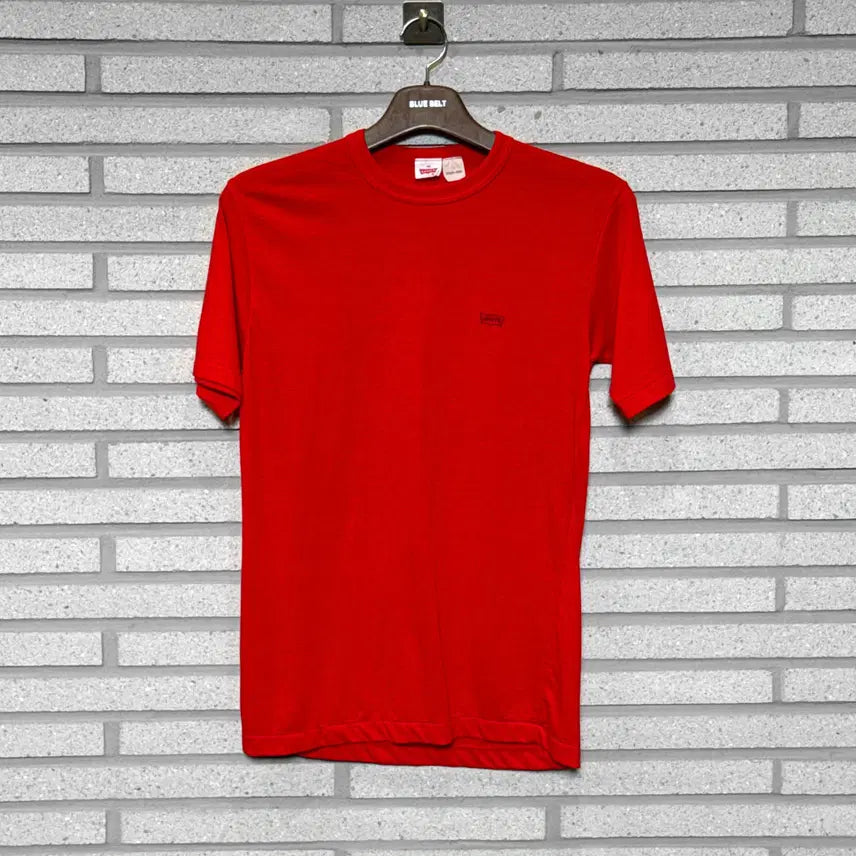 [BUNJANG] Levi's Embroidered Logo Detail Short-Sleeve T-Shirt / 리바이스 반팔 티셔츠 로고 자수 디테일 레드