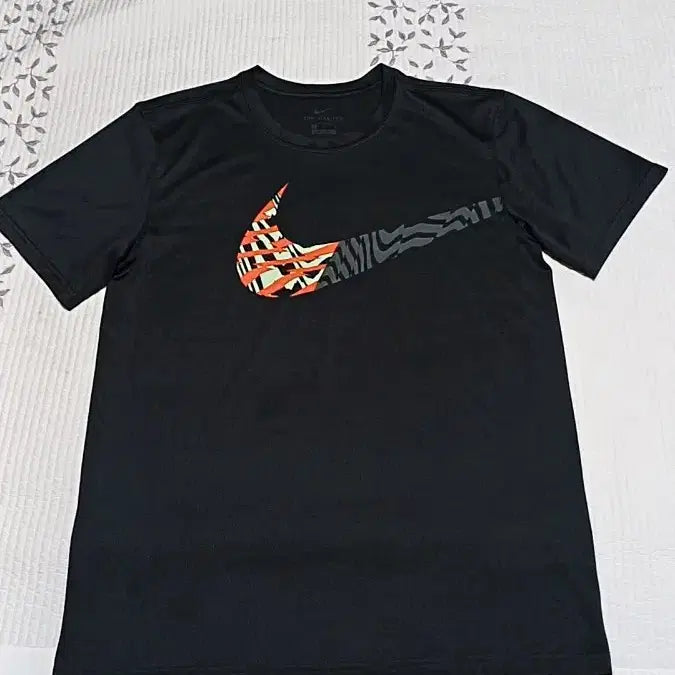[BUNJANG] Nike Dri-FIT Short Sleeve T-Shirt / 나이키 드라이핏 얇은반팔 95 가슴48 기장68