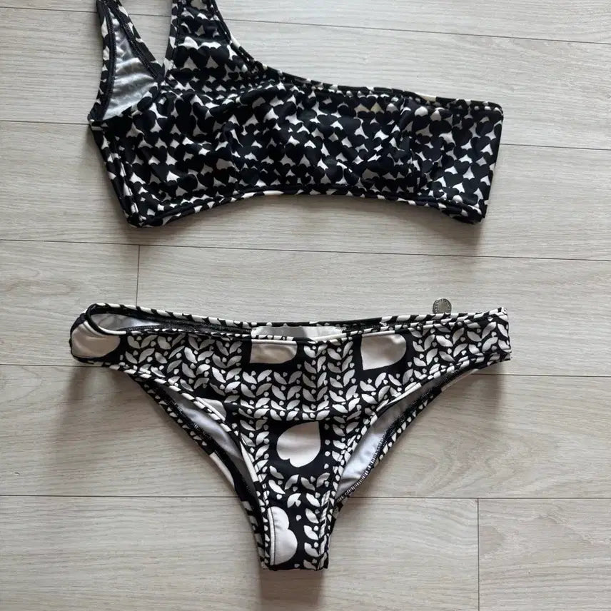 [BUNJANG] Stella McCartney One-Shoulder Bikini / 스탤라 매카트니 원 숄더 비키니 입니다