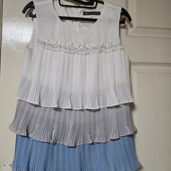 [BUNJANG] Olivehotstuff Pleated Camisole Blouse / 올리브핫스터프 플리츠 나시 블라우스