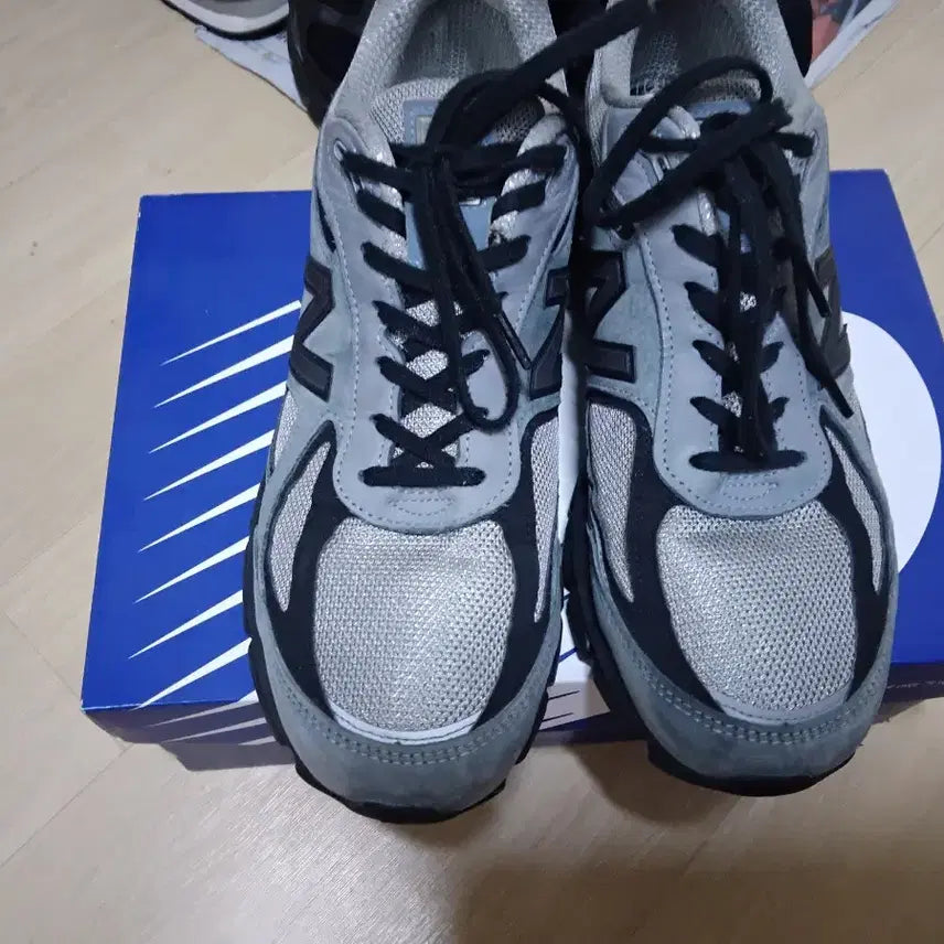 [BUNJANG] New Balance 990v4 Arctic Grey Sneakers (Size 290) / 뉴발란스 990v4 아크틱 그레이 290