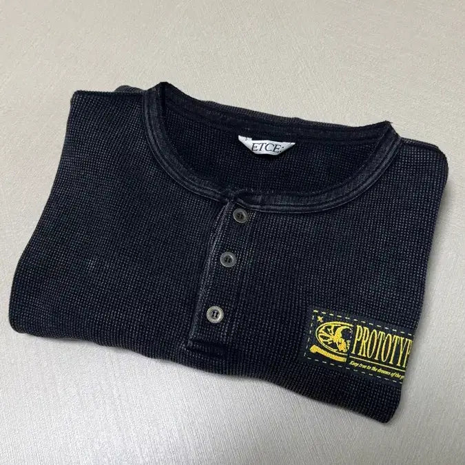 [BUNJANG] ETCEE Long Sleeve Henley Neck T-Shirt / 이티씨이 긴팔 헨리넥 티셔츠