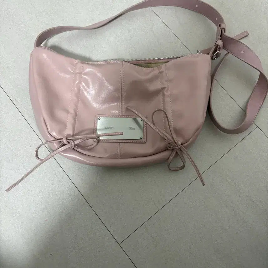 [BUNJANG] Matin Kim Half Shirring Ribbon Round Bag / 마뗑킴 하프 셔링 리본 라운드백