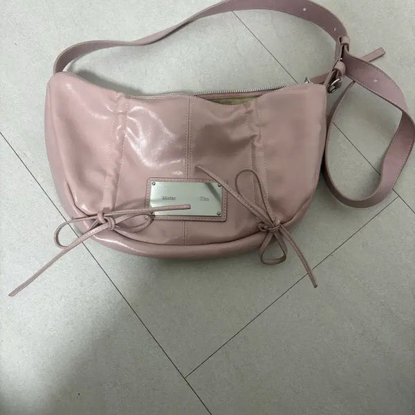 [BUNJANG] Matin Kim Half Shirring Ribbon Round Bag / 마뗑킴 하프 셔링 리본 라운드백