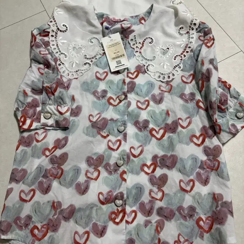 [BUNJANG] Isobi Love Heart Pattern Blouse / 이소비ㅇ러브하트 패턴 블라우느