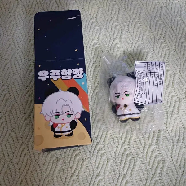 [BUNJANG] Aespa Winter 'Big Size' Plush Doll and Photocard / 애타 대빵 인형, 포카