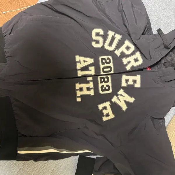 [BUNJANG] Supreme Appliqué Hooded Zip-Up Track Jacket / 슈프림 아플리케 후드 집업 트렉 자켓