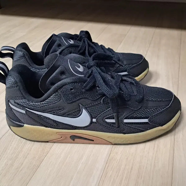 [BUNJANG] Nike Jam Electric Women's Sneakers Size 250 / 나이키 잼 일렉트릭 여성 스니커즈. 사이즈 250
