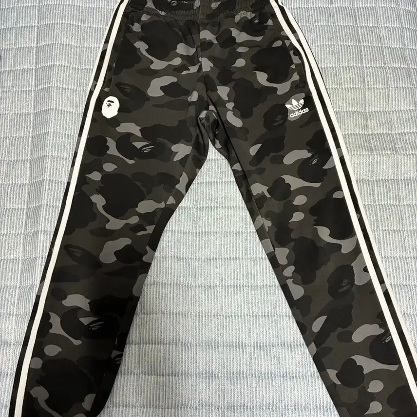 [BUNJANG] BAPE x Adidas Track Pants Black M / 베이프 아디다스 트랙팬츠 흑계 M