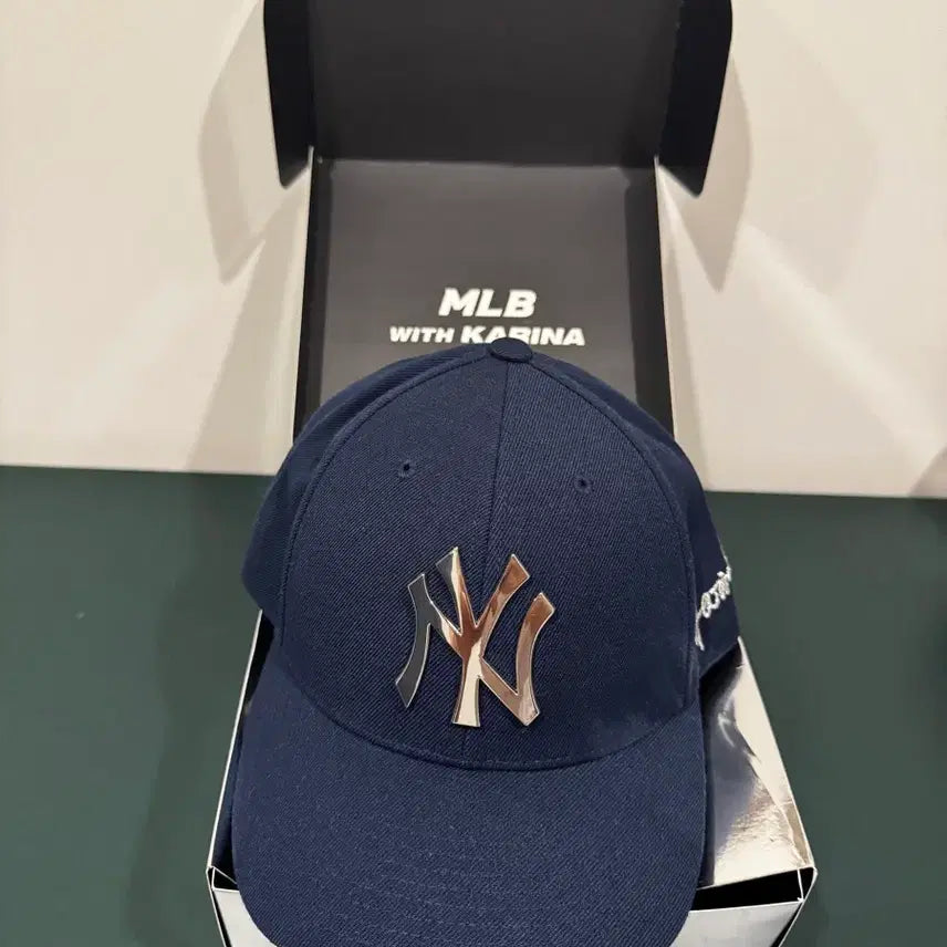 [BUNJANG] MLB Karina Exclusive Structure Ball Cap New York Yankees Navy / MLB 카리나 익스클루시브 스트럭쳐 볼캡 뉴욕 양키스 네이비