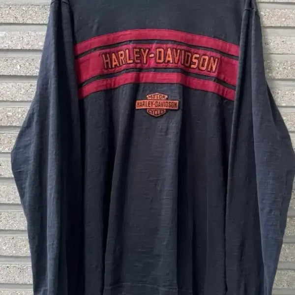 [BUNJANG] Harley-Davidson Embroidered Red Stripe Longsleeve T-Shirt / 할리 데이비슨 레드 스트라이프 스펠아웃 자수 블랙 롱슬리브 티셔츠