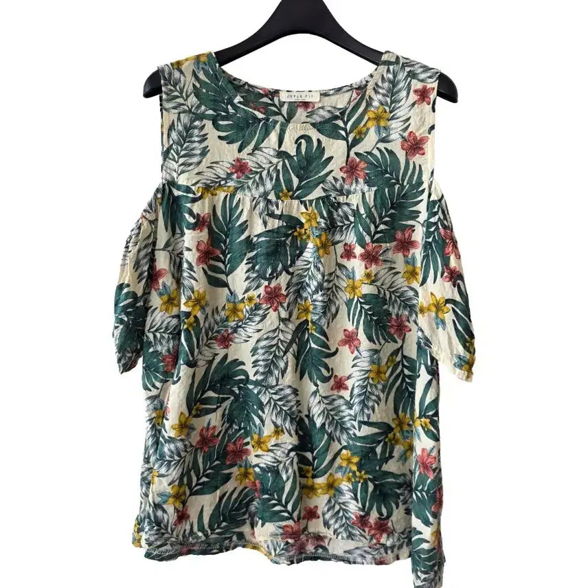 [BUNJANG] Shoulder Slit Patterned Blouse / F/어깨트임 무늬 블라우스