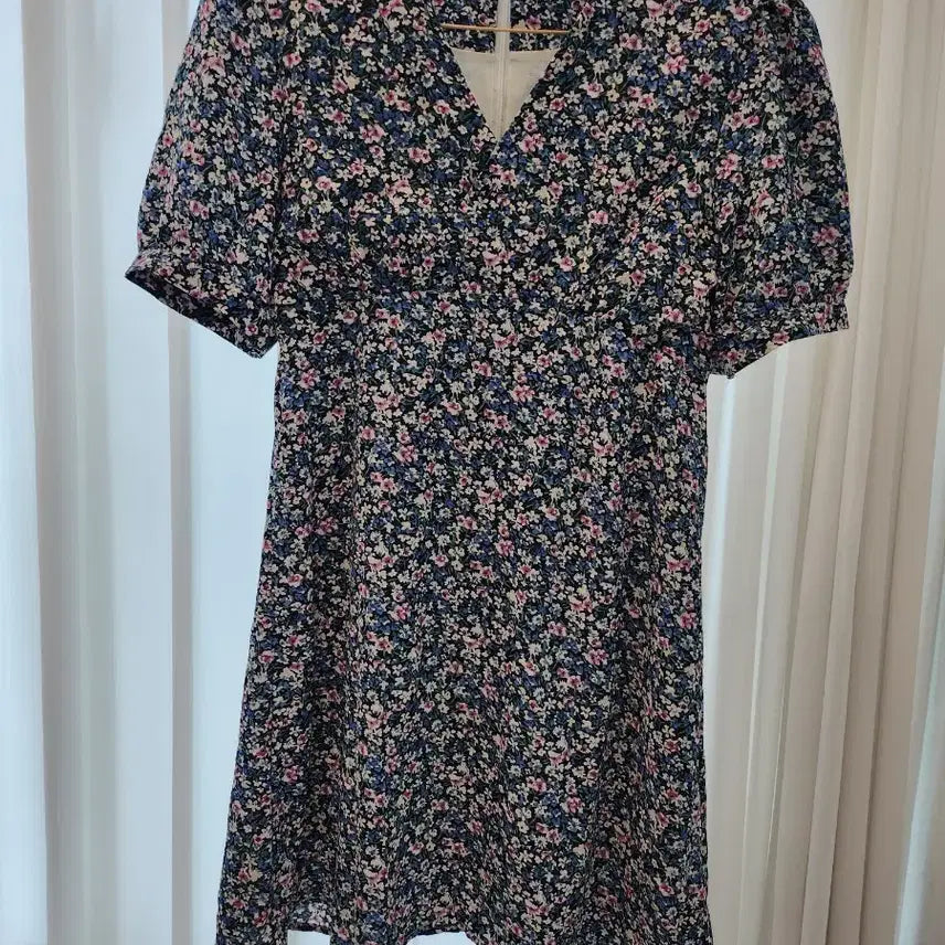 [BUNJANG] NAIN Floral Puff Sleeve V-Neck Mini Dress / NAIN 플로럴  원피스 (반값택배 가능)