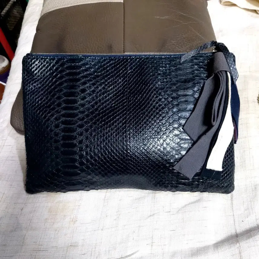 [BUNJANG] Vanessa Bruno Real Snakeskin Clutch Bag Khaki / 바네사브루노  리얼 뱀피가죽  카키  클러치백