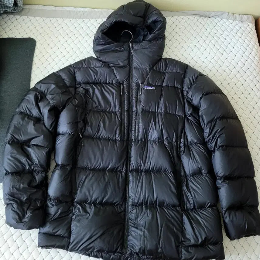 [BUNJANG] Patagonia Fitz Roy Down Hoody Black XL / 파타고니아 피츠 로이 다운 후디 블랙 XL
