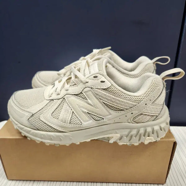 [BUNJANG] New Balance 410v5 Beige Sneakers 225mm / 뉴발란스 베이지 운동화 225사이즈