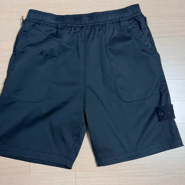 [BUNJANG] Stone Island Ghost Black Shorts Size 32 / 스톤아일랜드 고스트 블랙 반바지 32