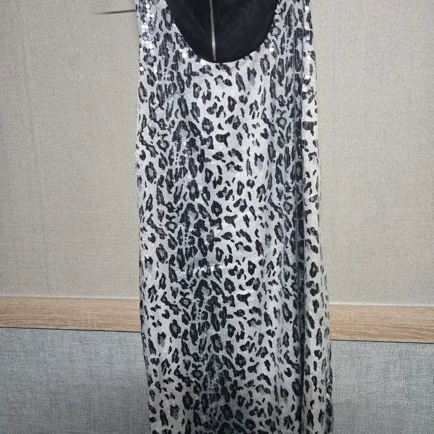 [BUNJANG] Leopard Print Sequin Sleeveless Mini Dress / 호피무늬 스팽글 민소매 원피스