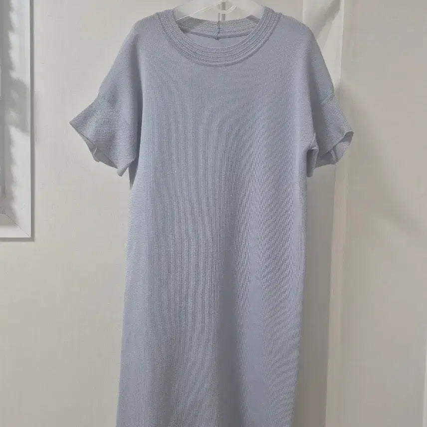 [BUNJANG] Light Blue Knit Midi Dress with Frill Sleeves / 니트 원피스 하늘색