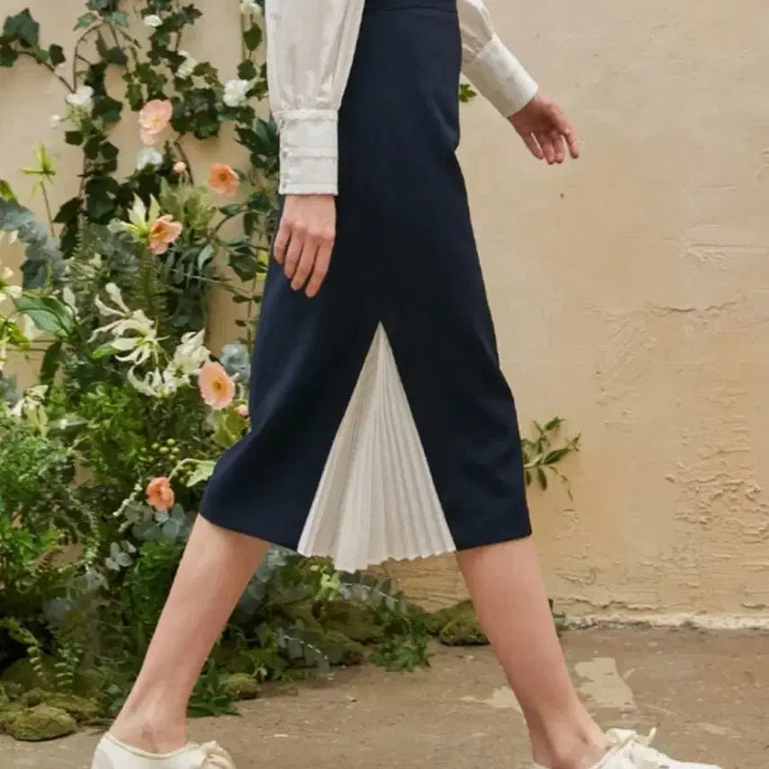 [BUNJANG] DEBB the debutante Pleated Skirt Navy / DEBB the debutante  플리츠 스커트