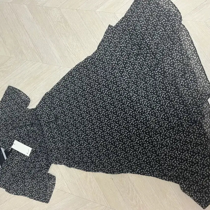 [BUNJANG] Shinsegae J-Cut Pattern Flower Chiffon Dress / 신세계 지컷 패턴 플라워 쉬폰 원피스