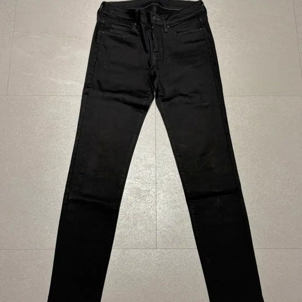[BUNJANG] Uniqlo Slim Fit Black Jeans / 유니클로 블랙진 상태 매우좋음