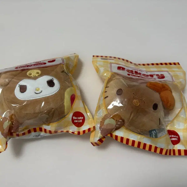 [BUNJANG] Sanrio Kuromi Bakery Plush Keychain (New) / 새상품)산리오 베이커리 인형 키링(쿠로미)