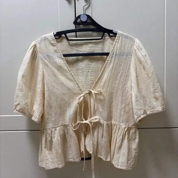 [BUNJANG] Egne Frill Wrap Blouse / 에겐 프릴 랩 블라우스