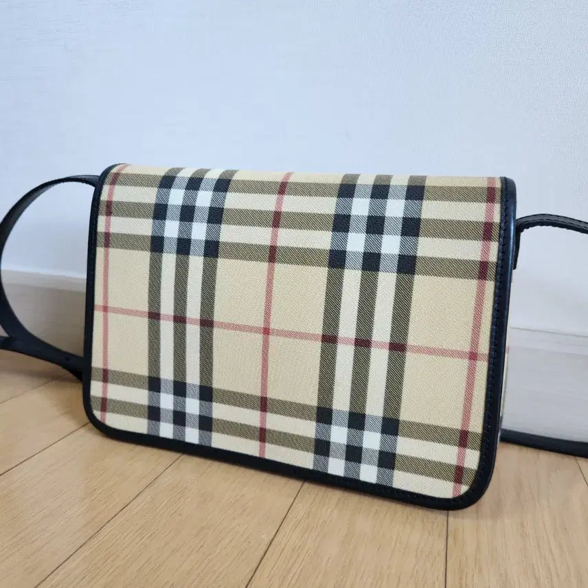 [BUNJANG] Burberry Check Crossbody Bag / 100% 정품 버버리 체크 크로스백