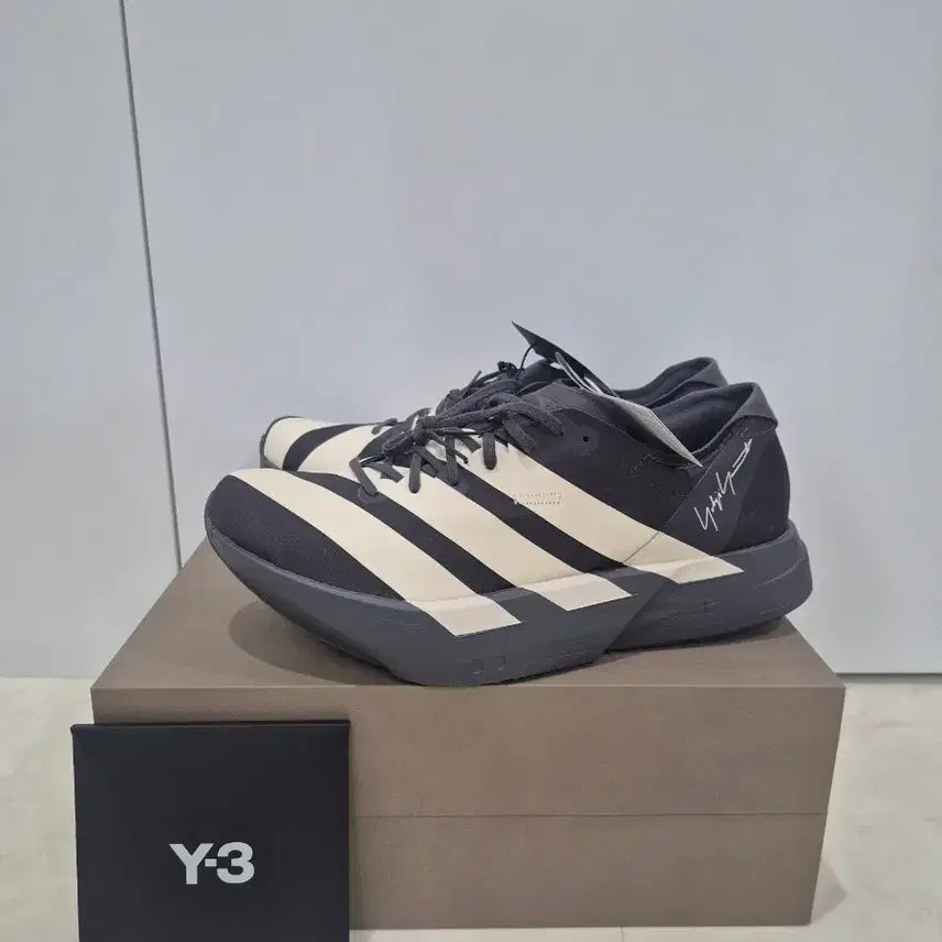 [BUNJANG] Adidas Y-3 Adios Pro 4 Carbon Black White / 아디다스 Y-3 아디오스 프로 4 블랙 오프 화이트 275