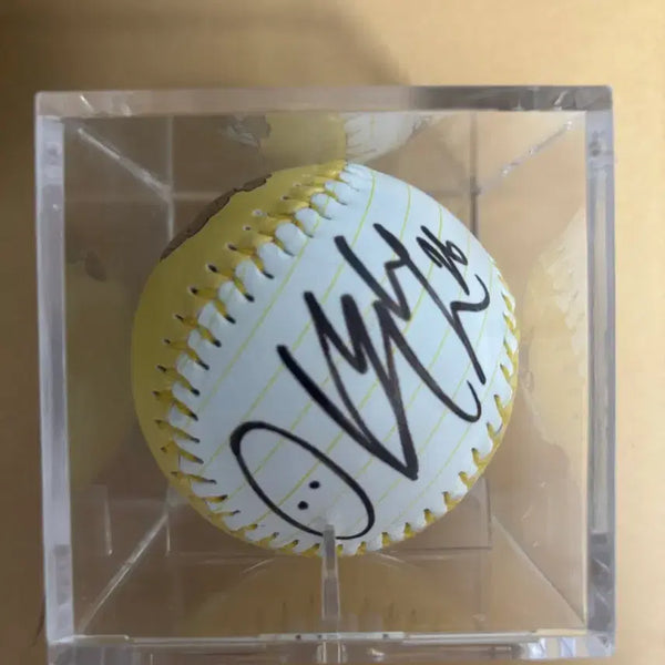 [BUNJANG] LG Twins Joo Heon Lee Autographed Baseball / LG 이주헌 선수 친필 사인볼(마루 야구공)