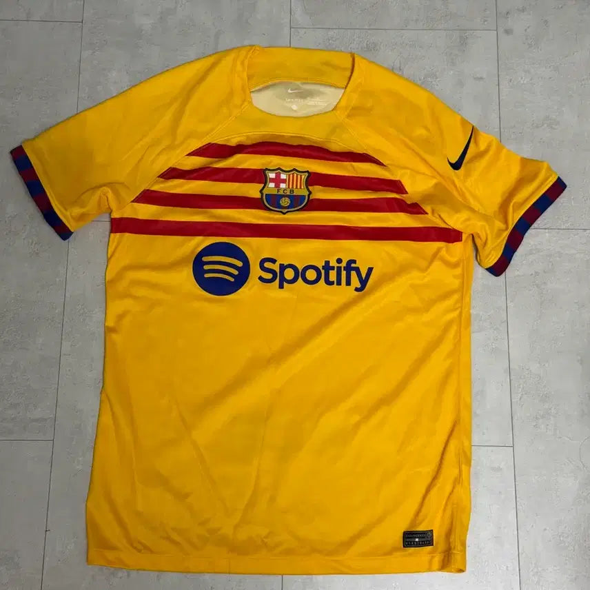 [BUNJANG] FC Barcelona 22-23 4th Kit Jersey (Size M) / 바르셀로나 22-23 4th 유니폼 M