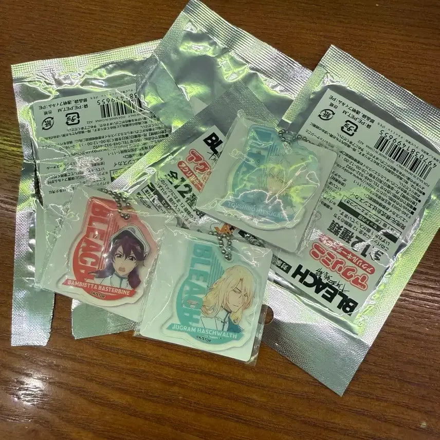 [BUNJANG] Bleach Thousand-Year Blood War Haschwalth & Bambietta Keychain Bundle Set / 블리치 천년혈전 키링 팔아용!