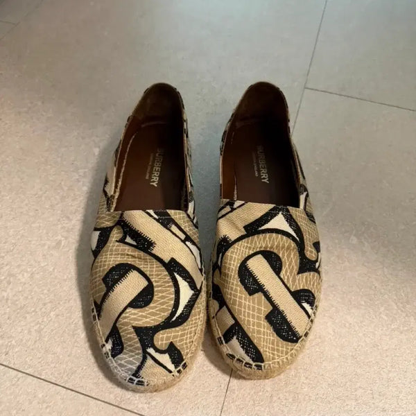 [BUNJANG] Burberry Espadrilles Size 42 / 버버리 에스파듀 사이즈 42