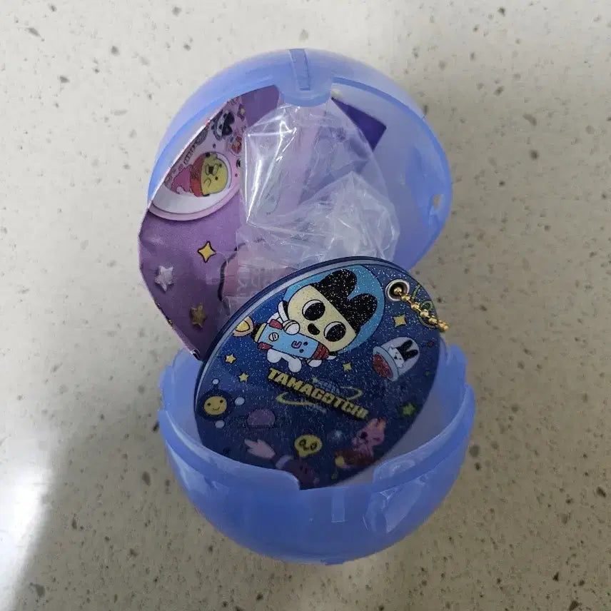[BUNJANG] Tamagotchi 30th Anniversary Mirror Keyring Gacha / (딘순개봉)다마고치 30주년 거울 키링 가챠 팝니다