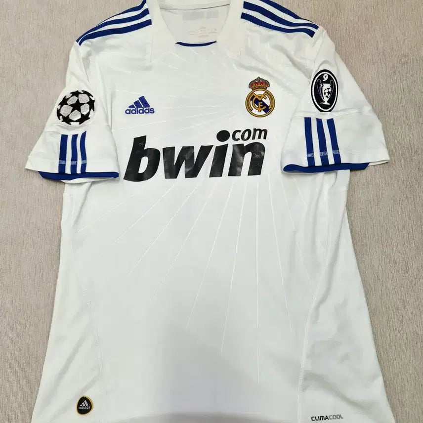 [BUNJANG] Real Madrid 2010-11 Home Ronaldo Authentic Jersey / 10-11 레알 마드리드 정품 홈 유니폼 호날두 자컷 마킹