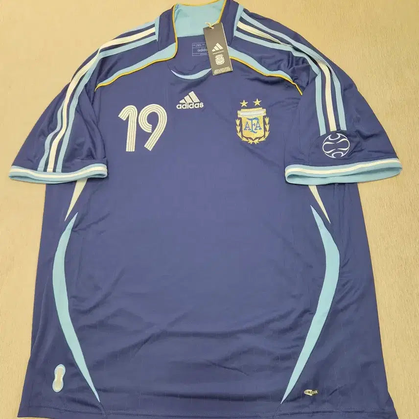 [BUNJANG] Argentina National Football Team 2006-2008 Away Jersey Remake - Lionel Messi / 06-08 아르헨티나 축구 국가대표 어웨이 유니폼 리메이크 오피셜 메시 마킹