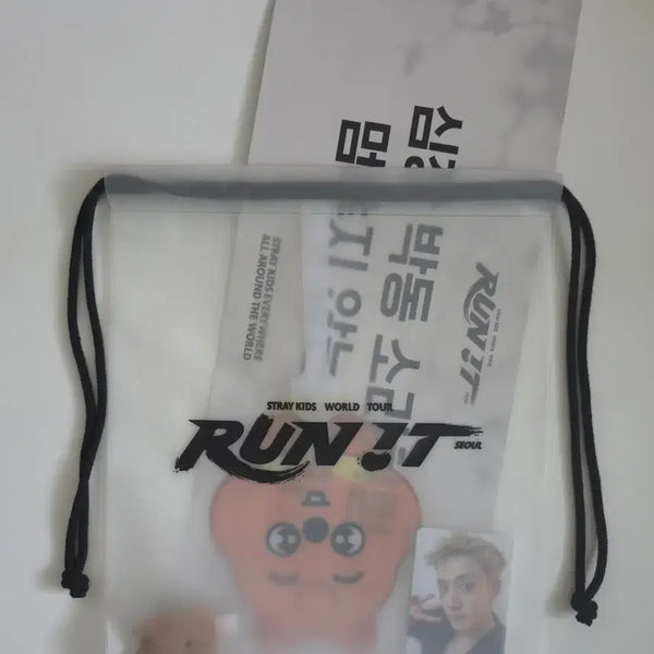 [BUNJANG] Stray Kids Run It Seoul Concert Photocard Bundle Set + Han Quokka Set / 스트레이키즈 런잇 서울 콘서트 7/26 입장포카 일괄 + 한쿼카 세트