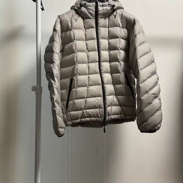 [BUNJANG] Begin202 Curved Down Jumper (Light Grey) / 비긴202 커브라이트 다운 점퍼 (라이트 그레이)