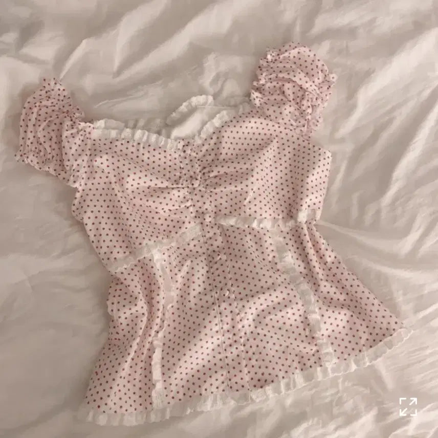[BUNJANG] Strawberry Dot Sleeveless Blouse / 새상품 에이블리(핀터감성)딸기도트 백리본 나멜 셔링 레이스 레드 도트 민소매 반팔 블라우스