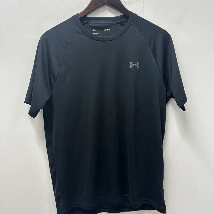 [BUNJANG] Under Armour Black T-Shirt Size 100 / [만원빈티지 최저가]언더아머 반팔티 블랙 100