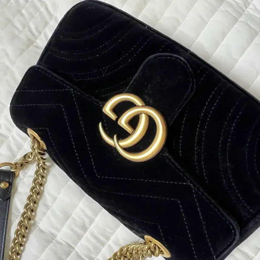 [BUNJANG] Gucci Marmont Velvet Mini Crossbody Bag Black / 구찌 마몬트 벨벳 미니 블랙