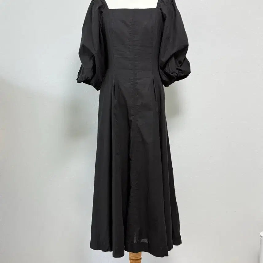 [BUNJANG] J.estina Black Square Neck Puff Sleeve Long Dress / 지컷 블랙 스퀘어넥 퍼프 소매 원피스