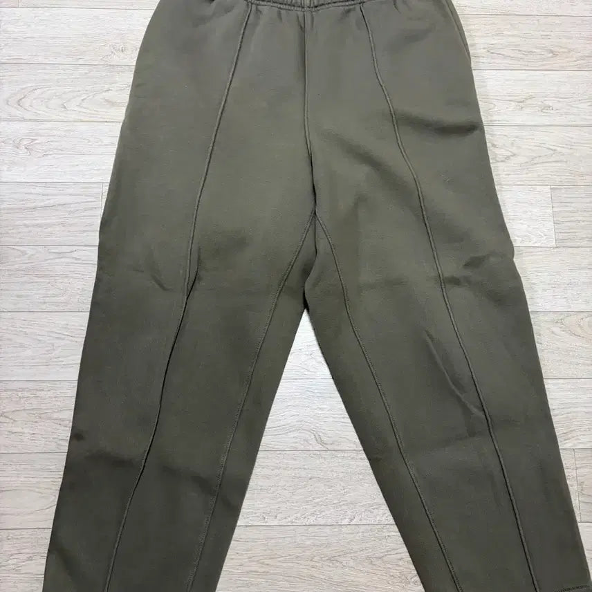 [BUNJANG] Uniqlo U Brushed Sports Pants Khaki / (S) 유니클로 U 기모 스포츠 팬츠 카키