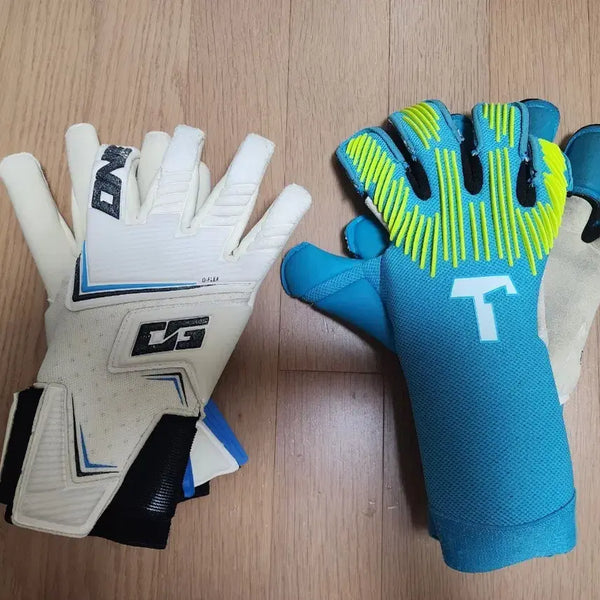 [BUNJANG] Theone Titan Goalkeeper Gloves (Size 8) / 골키퍼 장갑 개당 5000원 더원 타이탄  8호